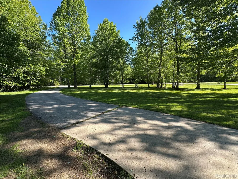 4233 State Road Fort Gratiot Charter Township, MI 48059