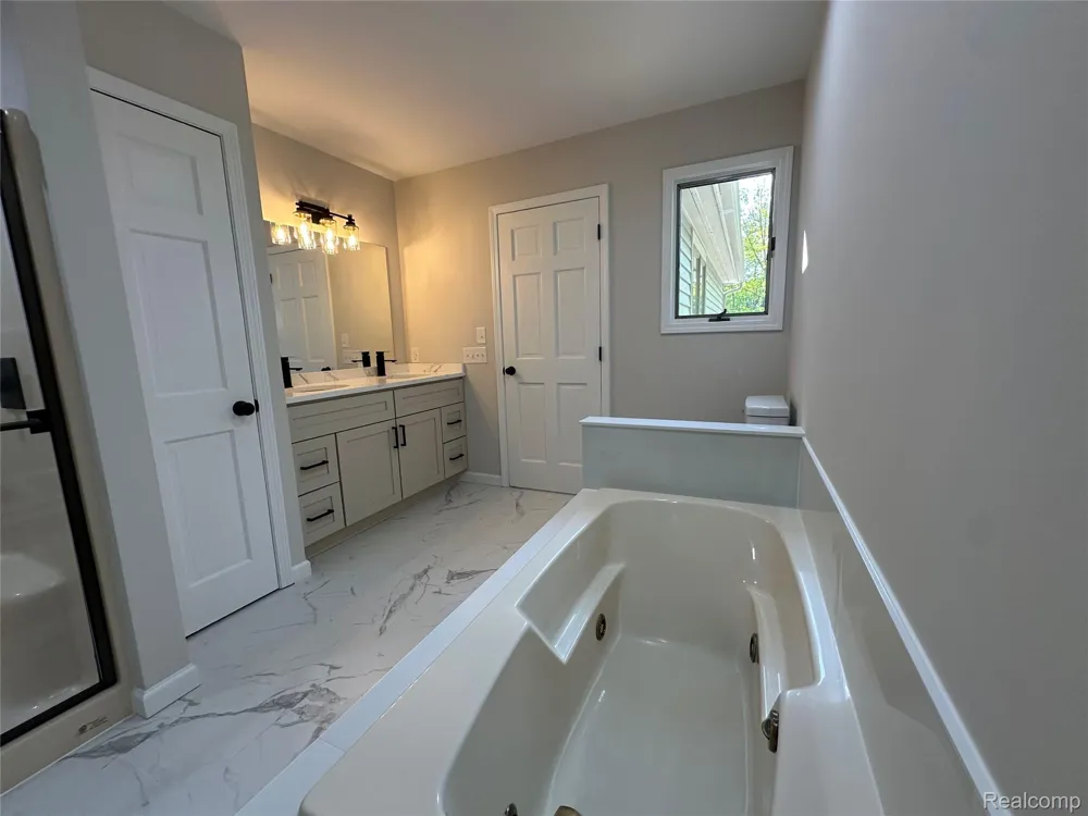4233 State Road Fort Gratiot Charter Township, MI 48059