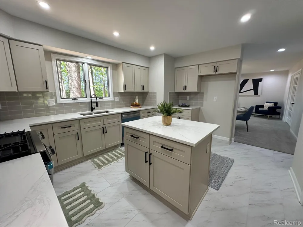 4233 State Road Fort Gratiot Charter Township, MI 48059