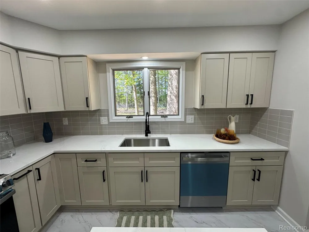 4233 State Road Fort Gratiot Charter Township, MI 48059