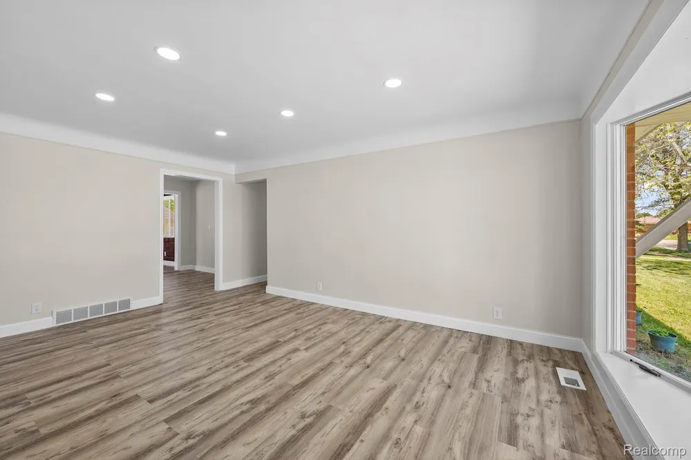 14459 Balsam Street Southgate City, MI 48195