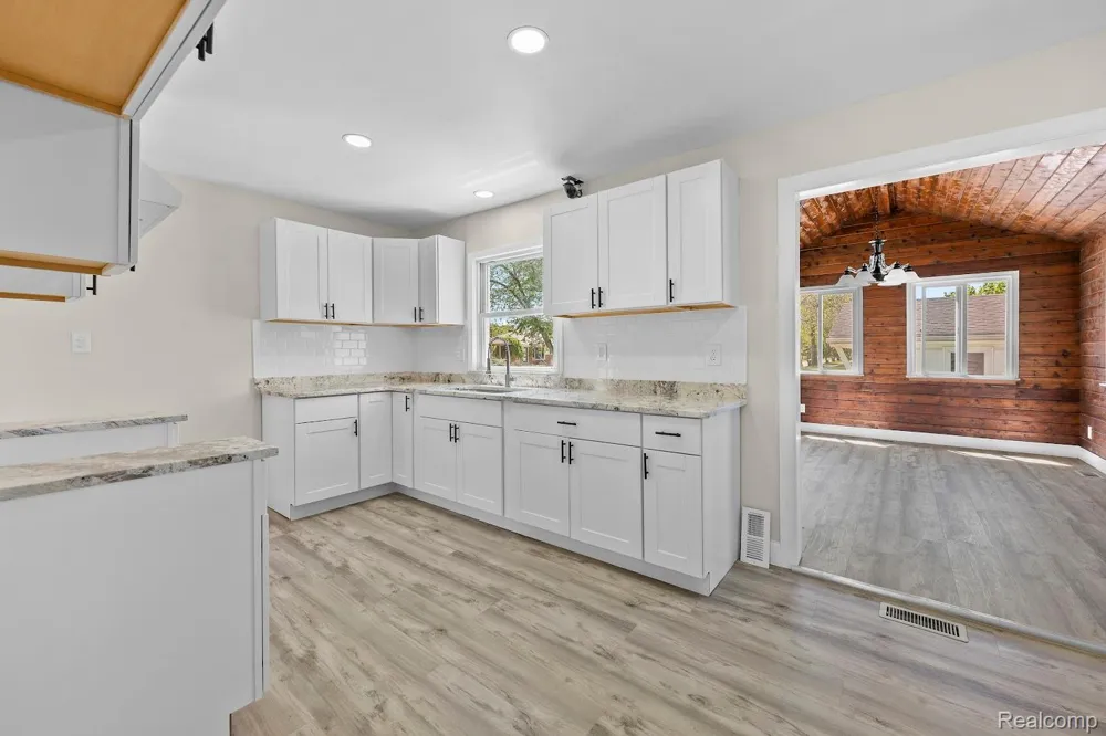 14459 Balsam Street Southgate City, MI 48195