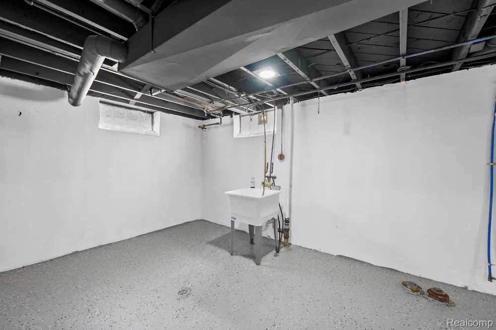 14459 Balsam Street Southgate City, MI 48195