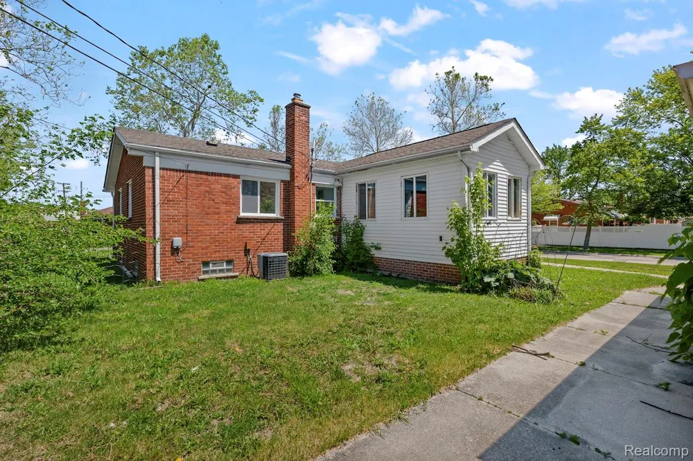 14459 Balsam Street Southgate City, MI 48195