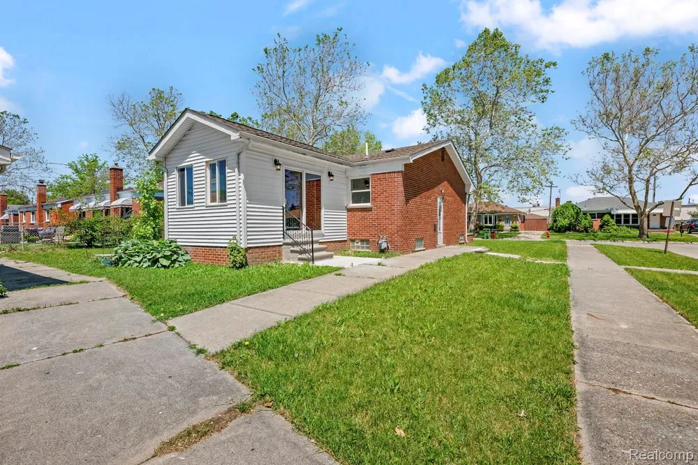 14459 Balsam Street Southgate City, MI 48195