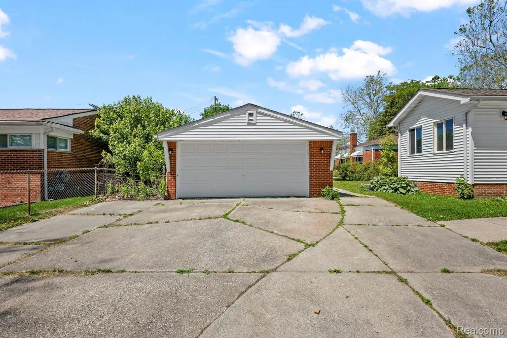 14459 Balsam Street Southgate City, MI 48195