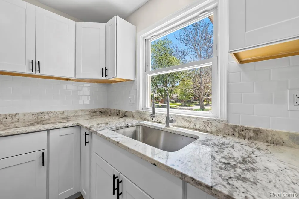 14459 Balsam Street Southgate City, MI 48195
