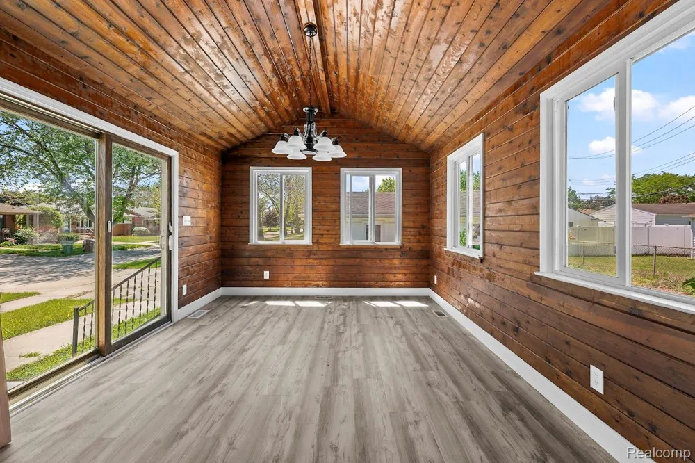 14459 Balsam Street Southgate City, MI 48195
