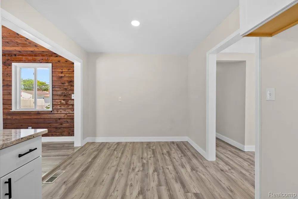 14459 Balsam Street Southgate City, MI 48195