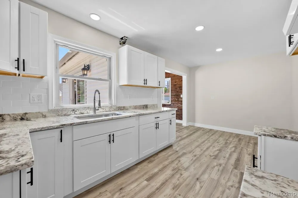 14459 Balsam Street Southgate City, MI 48195