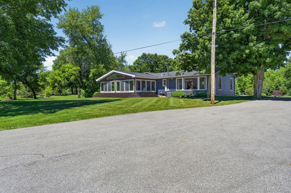 9353 Hill Road Gaines Township, MI 48473