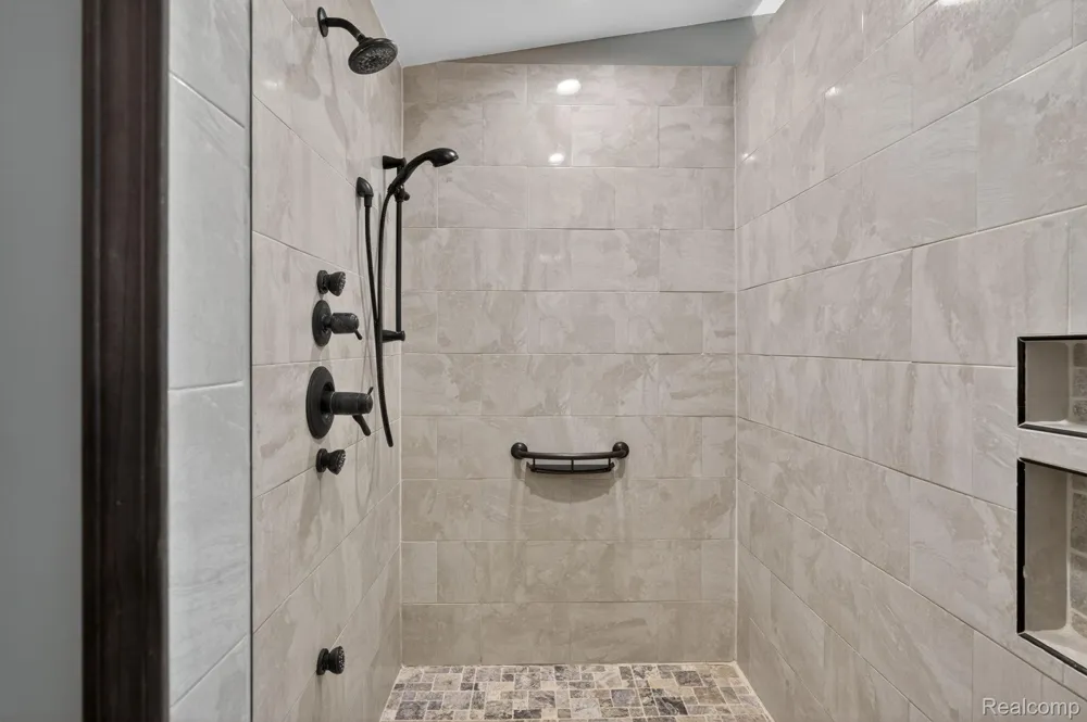9353 Hill Road Gaines Township, MI 48473