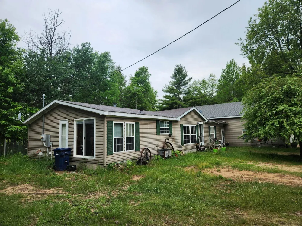 5948 Kniss Road Oliver Township, MI 49646