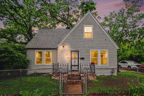 488 W Southern Avenue