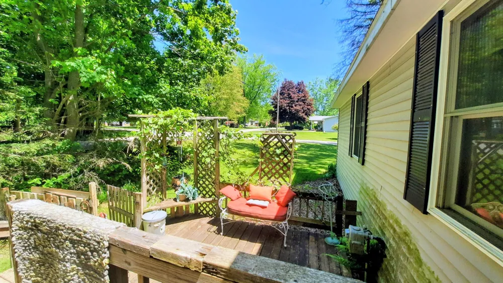 8052 Schroeder Street Onekama Village, MI 49675