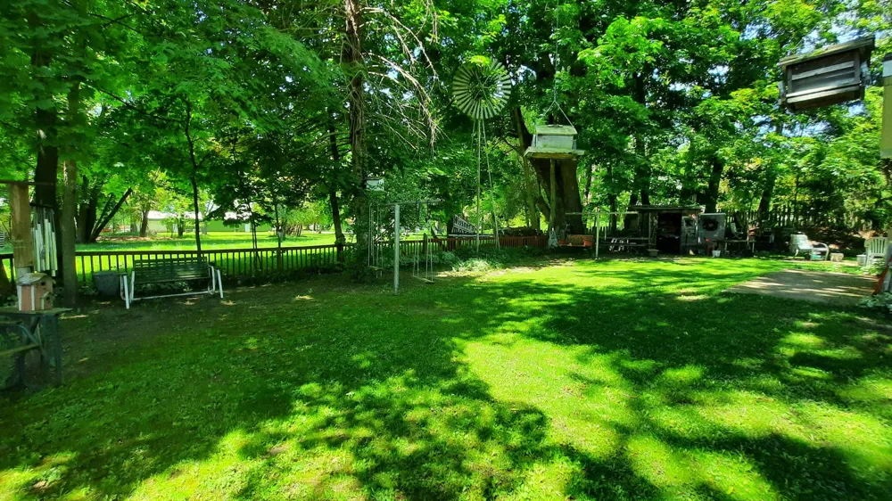 8052 Schroeder Street Onekama Village, MI 49675