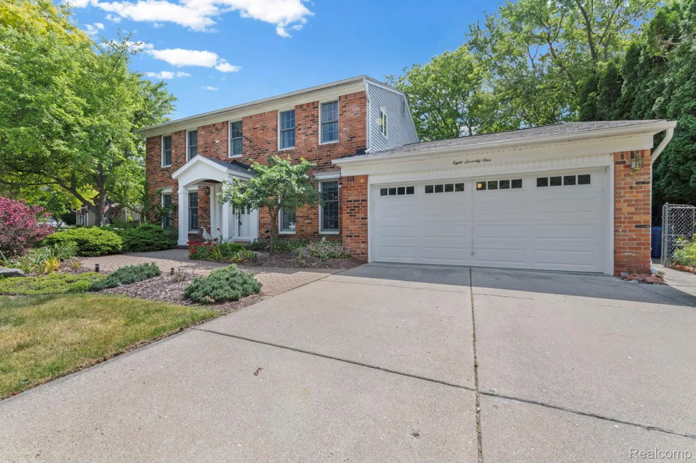 871 Spartan Drive Rochester Hills City, MI 48309