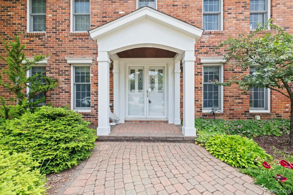 871 Spartan Drive Rochester Hills City, MI 48309
