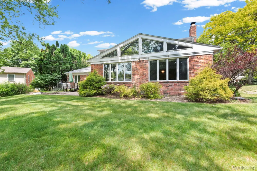 871 Spartan Drive Rochester Hills City, MI 48309