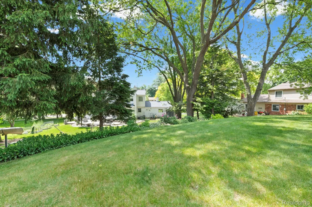 871 Spartan Drive Rochester Hills City, MI 48309