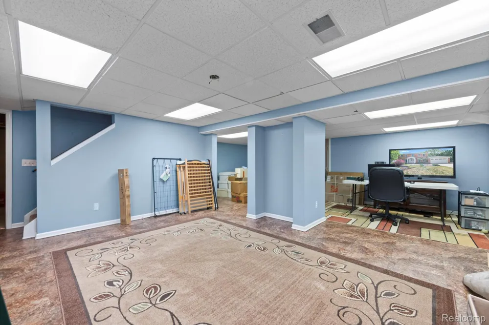 871 Spartan Drive Rochester Hills City, MI 48309