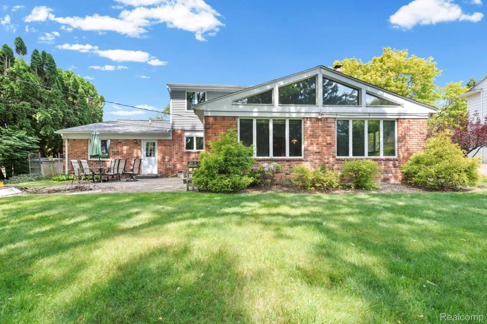 871 Spartan Drive Rochester Hills City, MI 48309