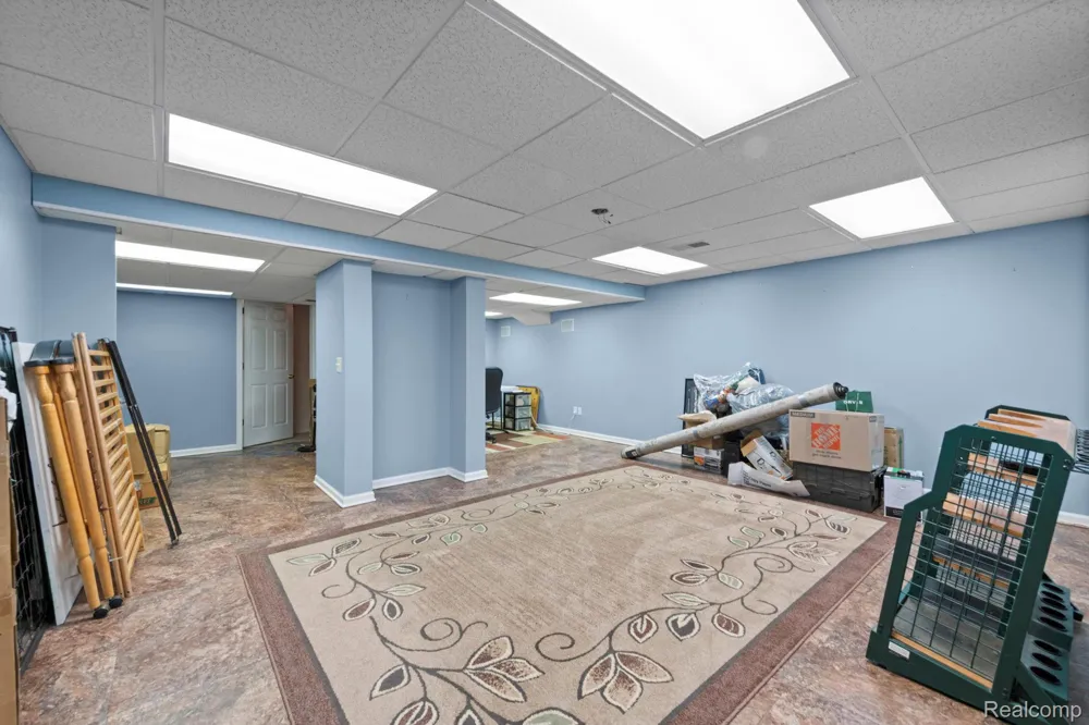 871 Spartan Drive Rochester Hills City, MI 48309