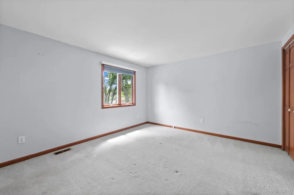 871 Spartan Drive Rochester Hills City, MI 48309