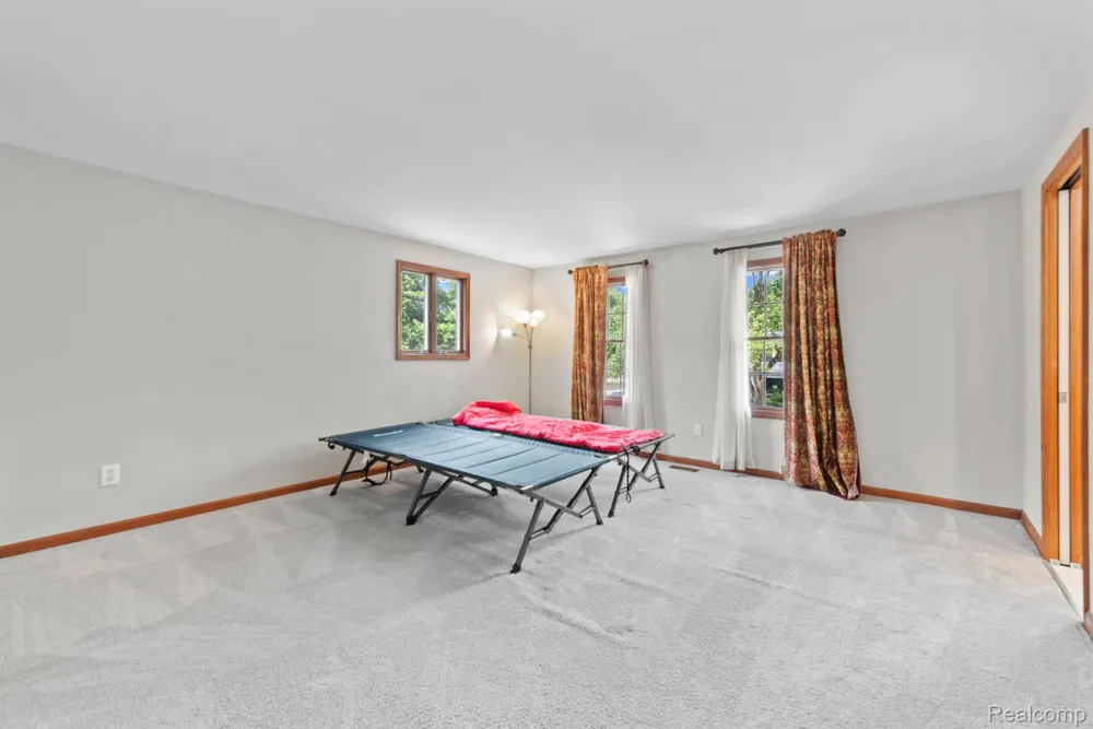 871 Spartan Drive Rochester Hills City, MI 48309