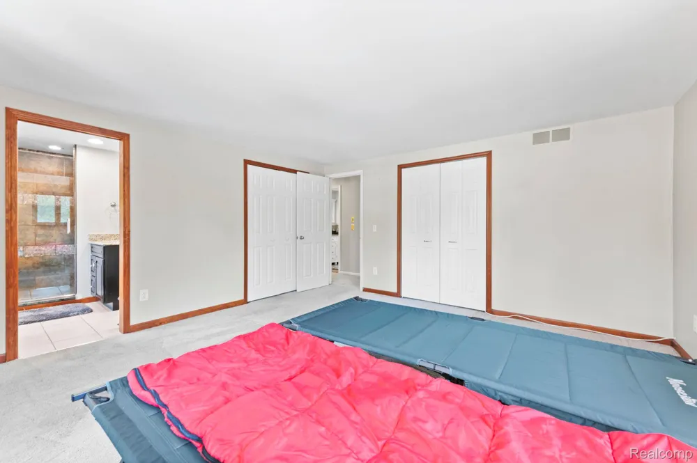 871 Spartan Drive Rochester Hills City, MI 48309
