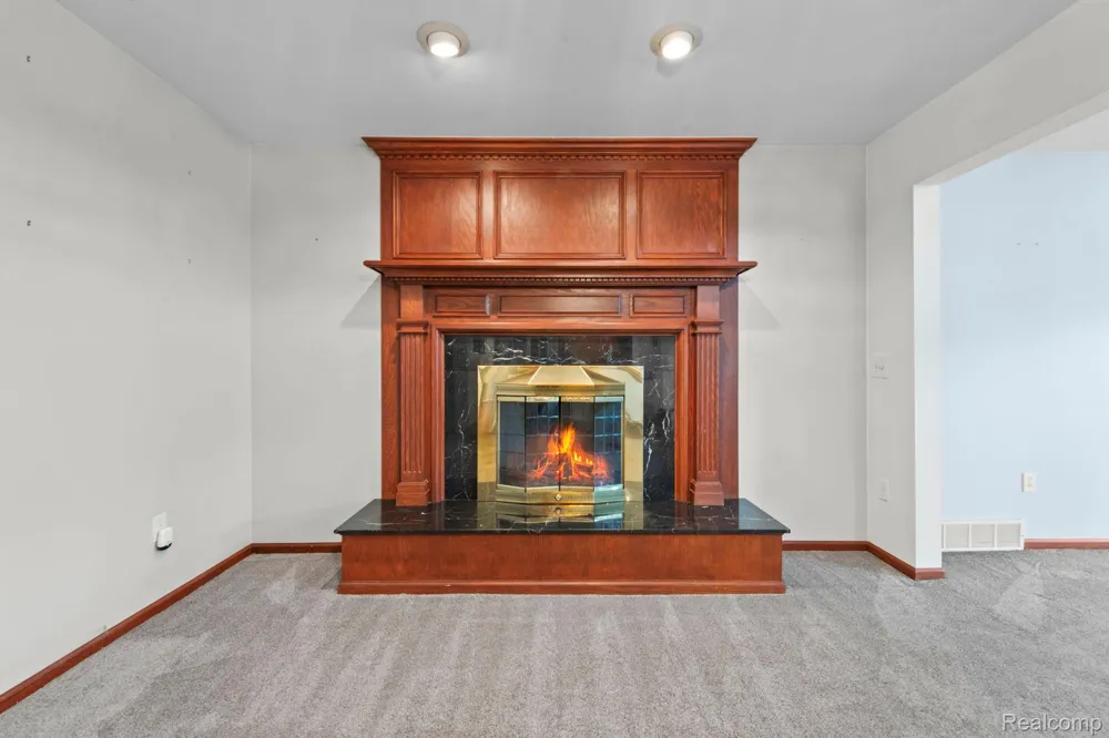 871 Spartan Drive Rochester Hills City, MI 48309