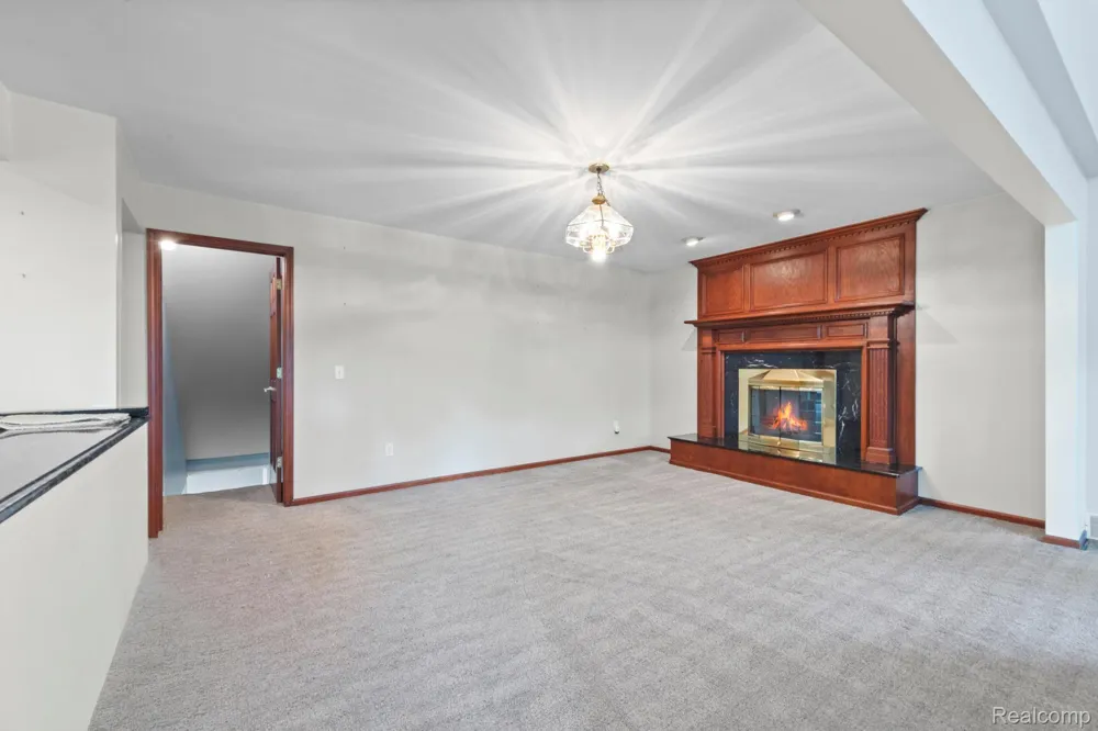 871 Spartan Drive Rochester Hills City, MI 48309