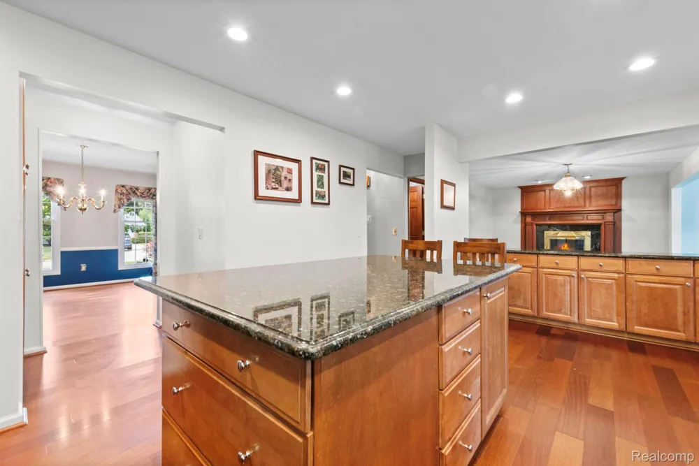 871 Spartan Drive Rochester Hills City, MI 48309