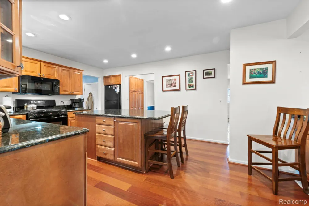 871 Spartan Drive Rochester Hills City, MI 48309