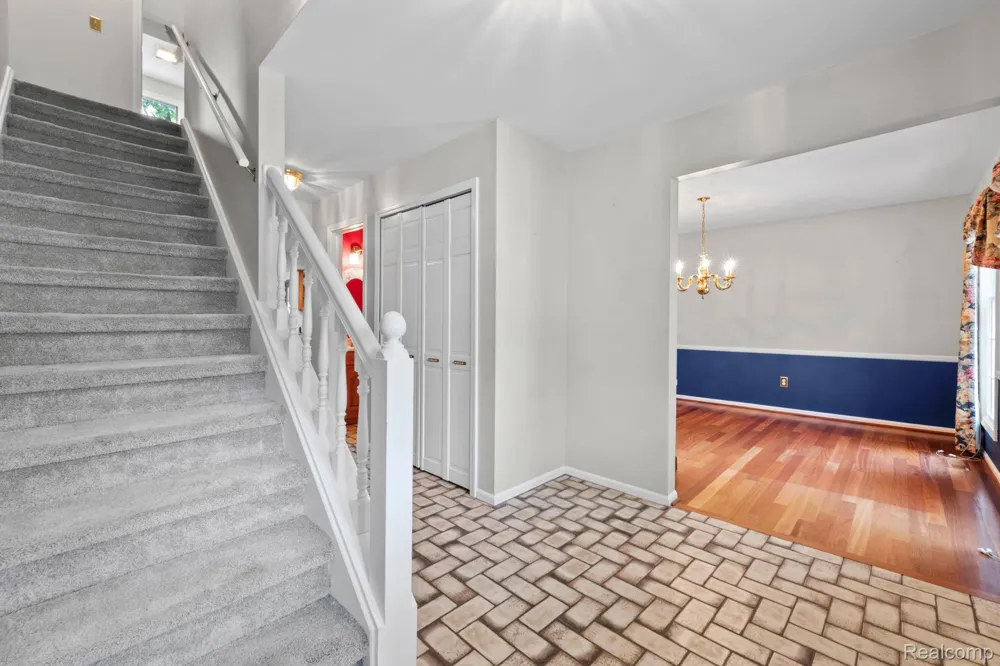 871 Spartan Drive Rochester Hills City, MI 48309