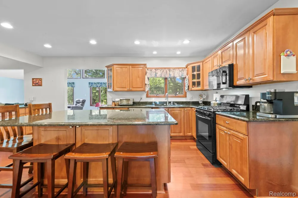 871 Spartan Drive Rochester Hills City, MI 48309