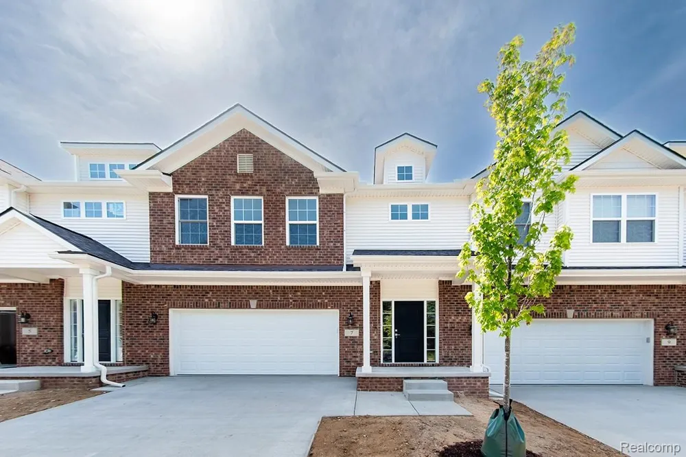 12 Grandview Circle #58 White Lake Charter Township, MI 48386