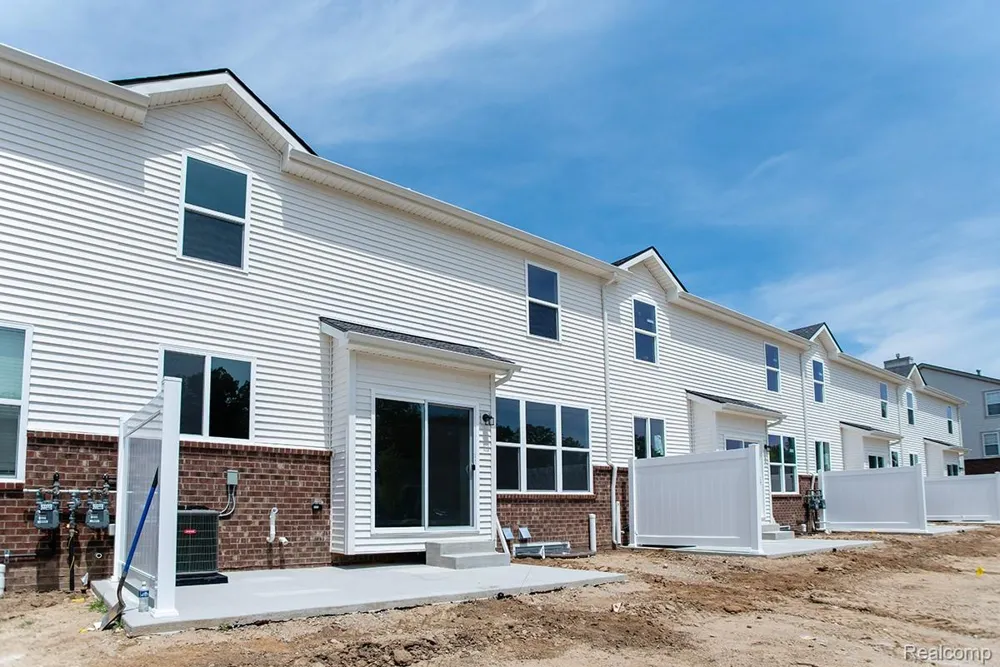 12 Grandview Circle #58 White Lake Charter Township, MI 48386