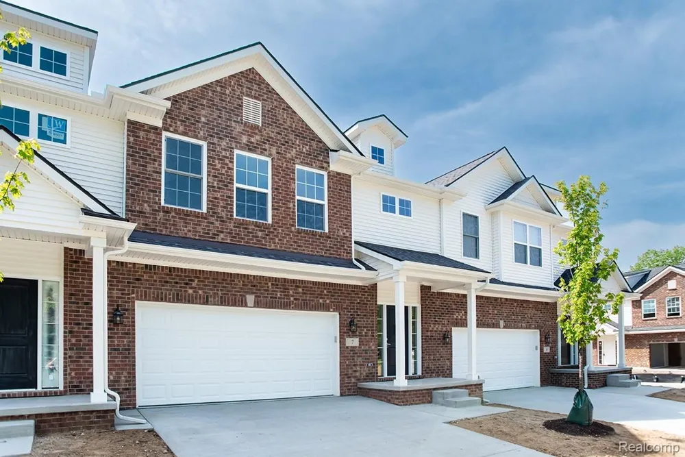 12 Grandview Circle #58 White Lake Charter Township, MI 48386