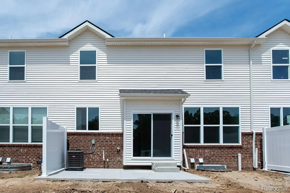 12 Grandview Circle #58 White Lake Charter Township, MI 48386