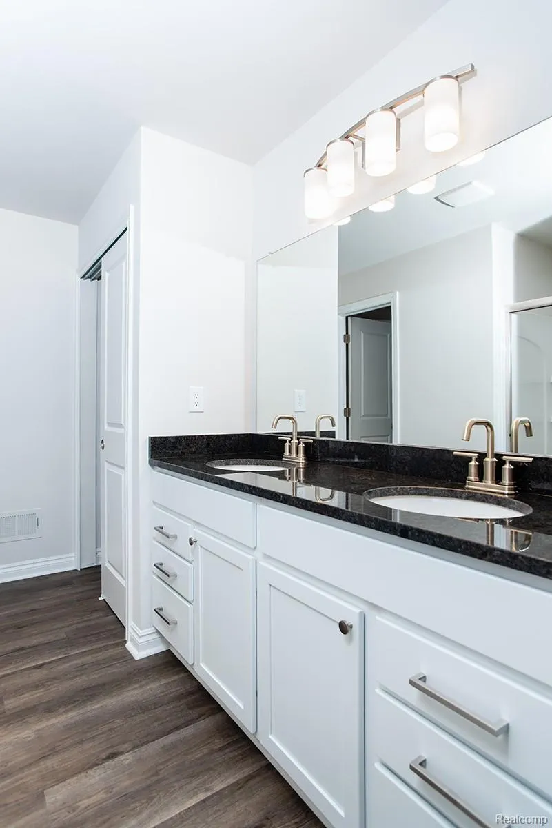 12 Grandview Circle #58 White Lake Charter Township, MI 48386