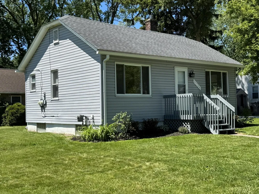 23726 Carlington Drive Mt Clemens City, MI 48036
