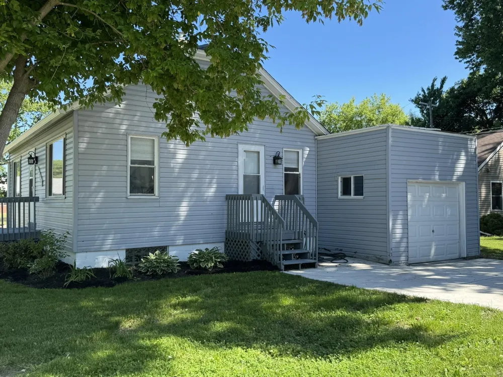 23726 Carlington Drive Mt Clemens City, MI 48036