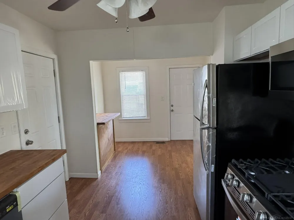 23726 Carlington Drive Mt Clemens City, MI 48036