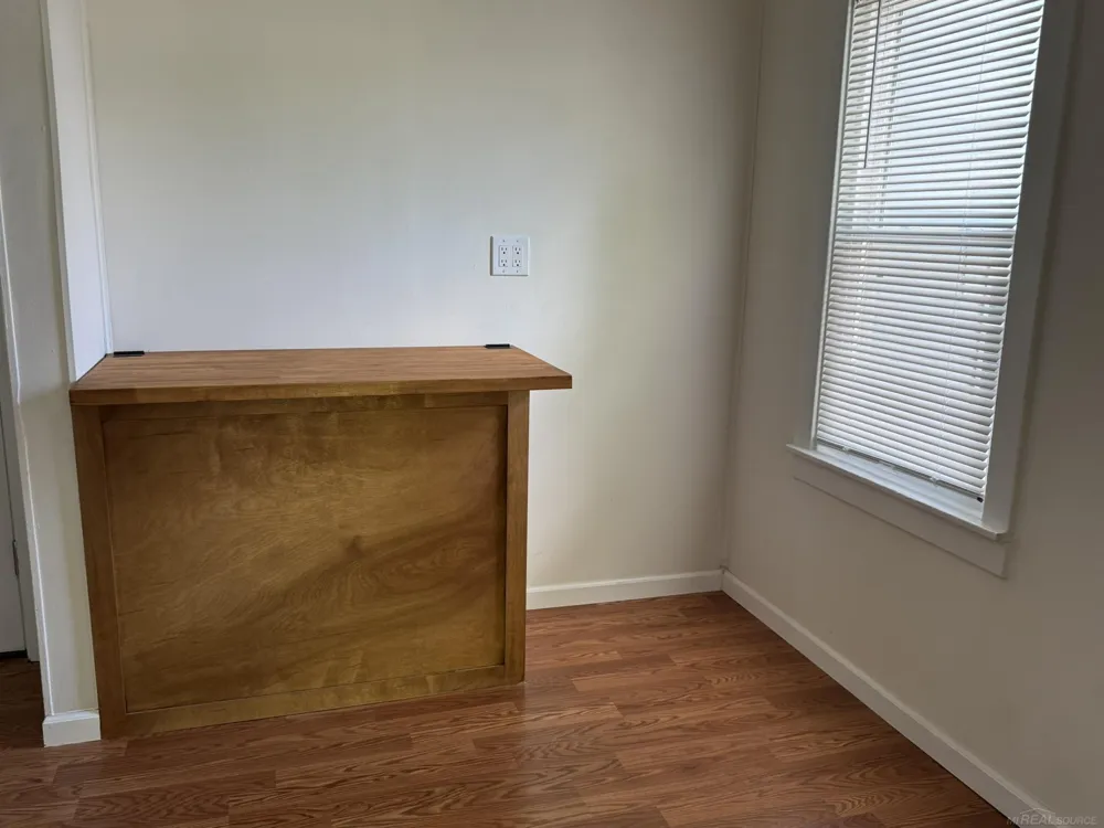 23726 Carlington Drive Mt Clemens City, MI 48036