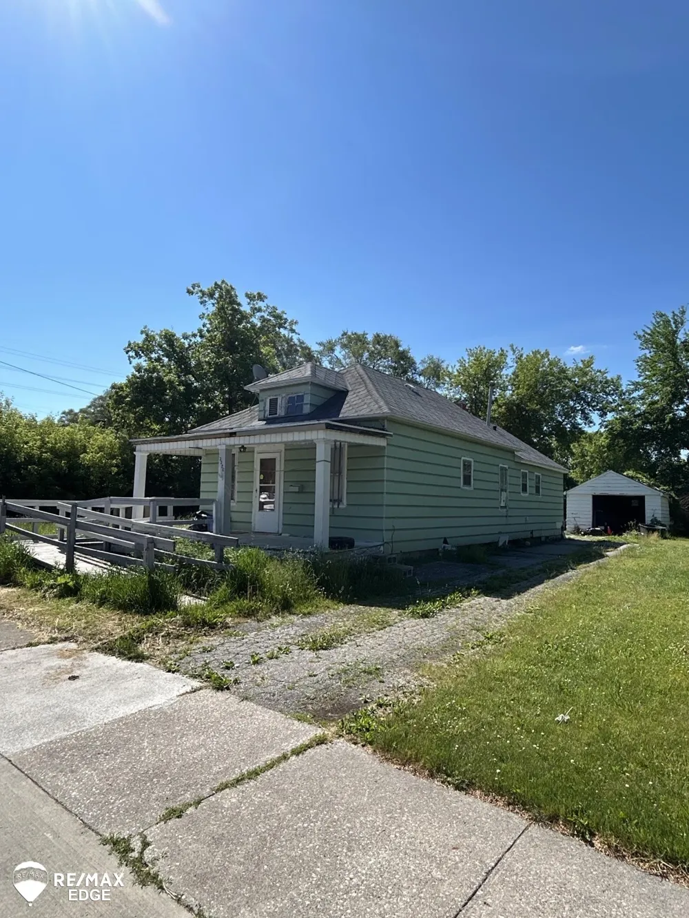 3326 Ruckle Street Saginaw City, MI 48601