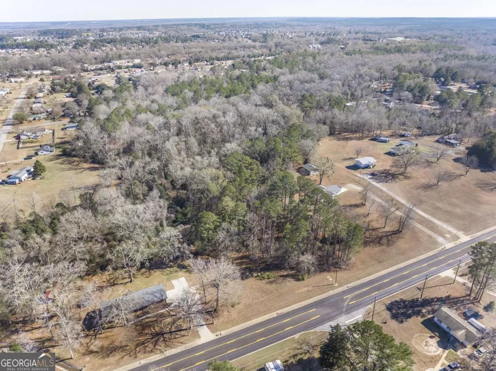 42.5 Old Perry RD Bonaire, GA 31005