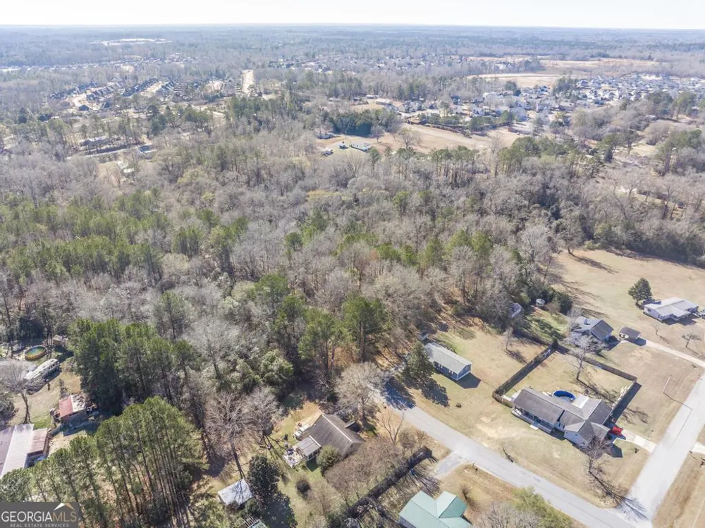 42.5 Old Perry RD Bonaire, GA 31005