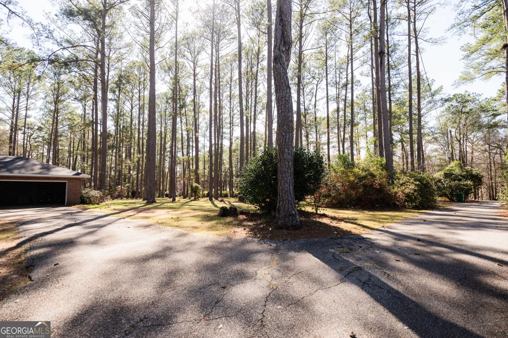 1270 Wadsworth DR Albany, GA 31721