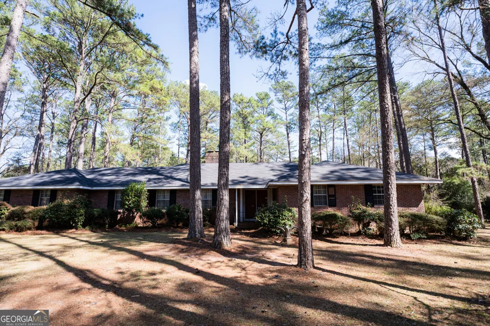 1270 Wadsworth DR Albany, GA 31721